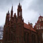 Šv. Onos bažnyčios bokštelių ir stogo renovacija